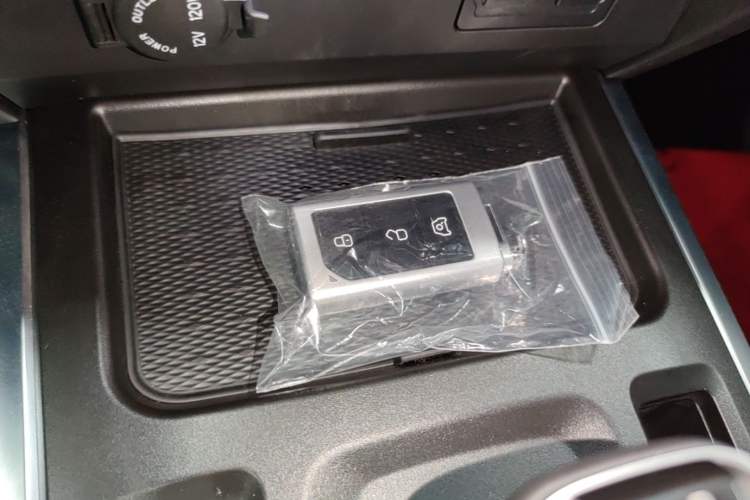 Used 212 T01 2025 2.0T Changfeng Vehicle Key