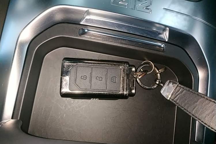 Used 212 T01 2025 2.0T Changfeng Vehicle Key