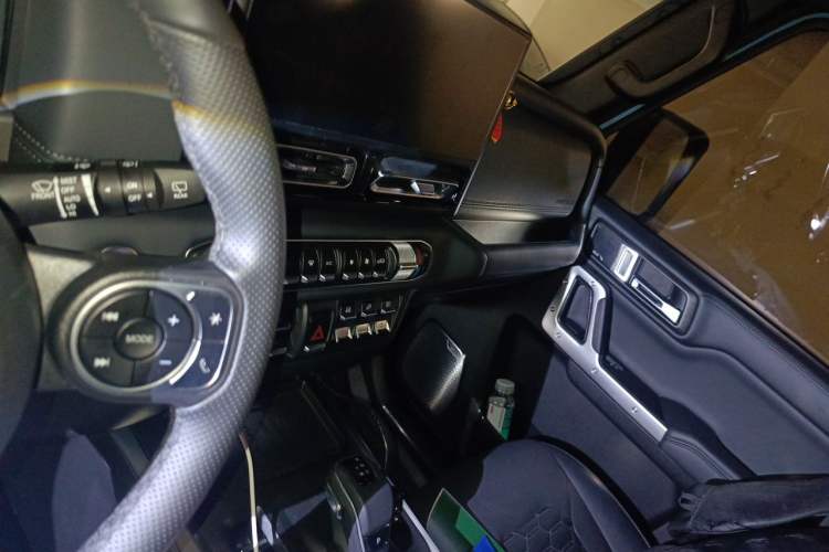 Used 212 T01 2025 2.0T Changfeng Audio And AC Panel