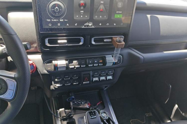 Used 212 T01 2025 2.0T Changfeng Audio And AC Panel