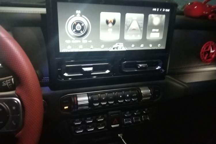 Used 212 T01 2025 2.0T Changfeng Audio And AC Panel