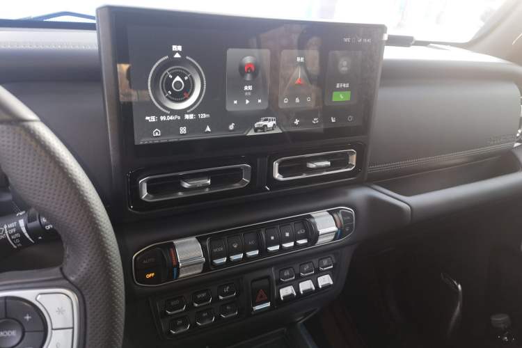Used 212 T01 2025 2.0T Changfeng Audio And AC Panel