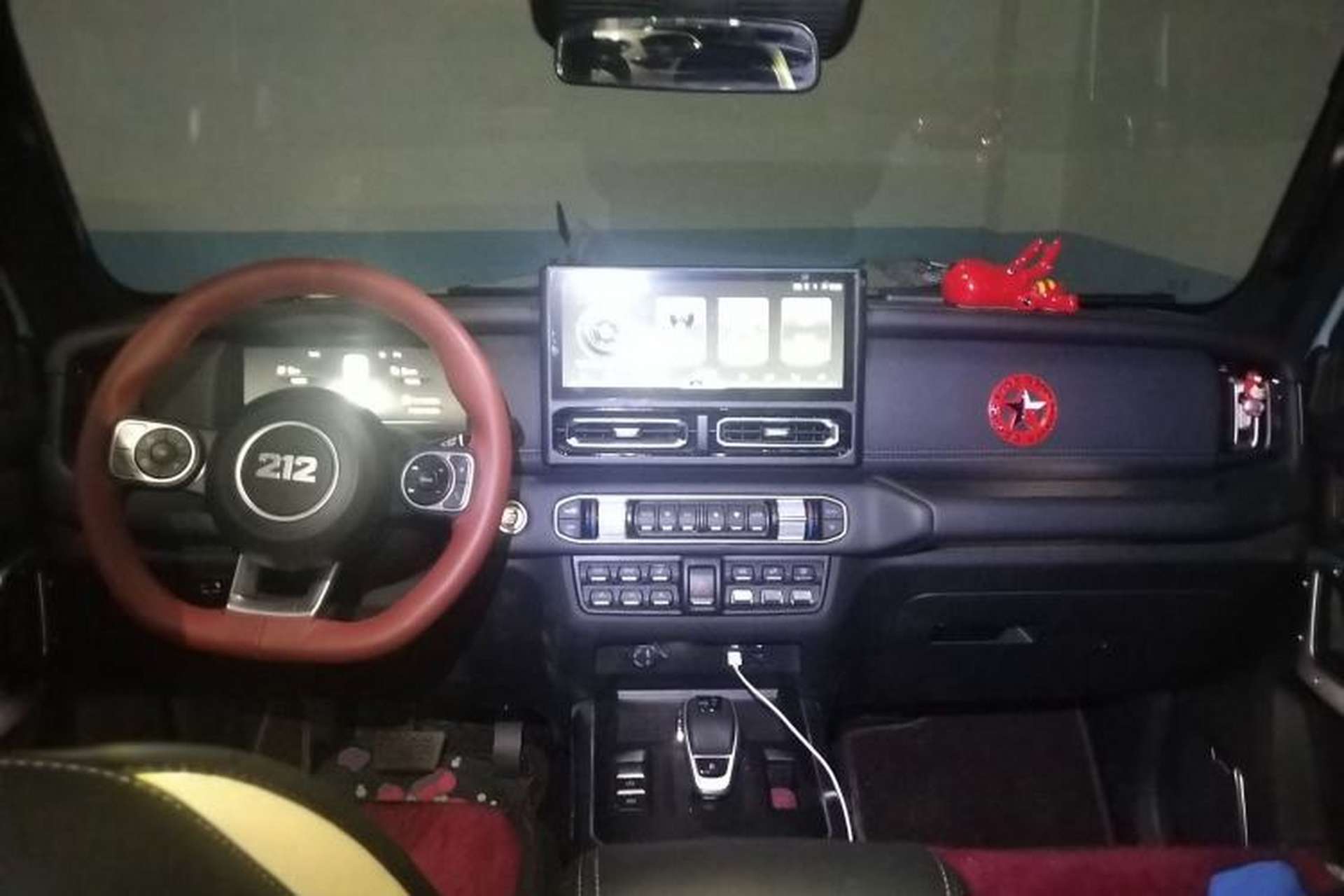 Used 212 T01 2025 2.0T Changfeng Center Console