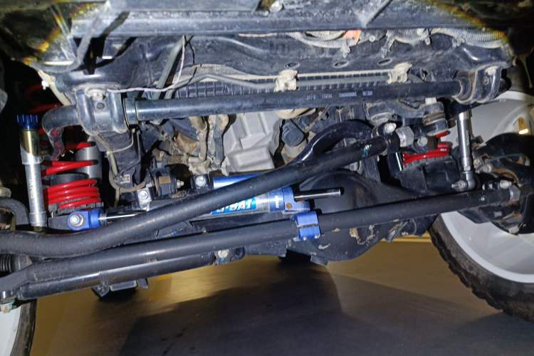 Used 212 T01 2025 2.0T Changfeng Chassis Front