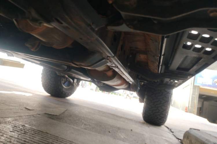 Used 212 T01 2025 2.0T Changfeng Chassis Front Left