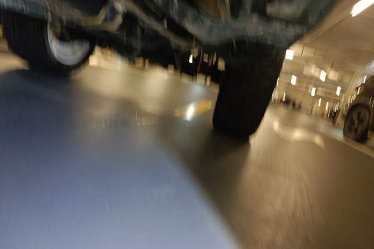 Used 212 T01 2025 2.0T Changfeng Chassis Front Right