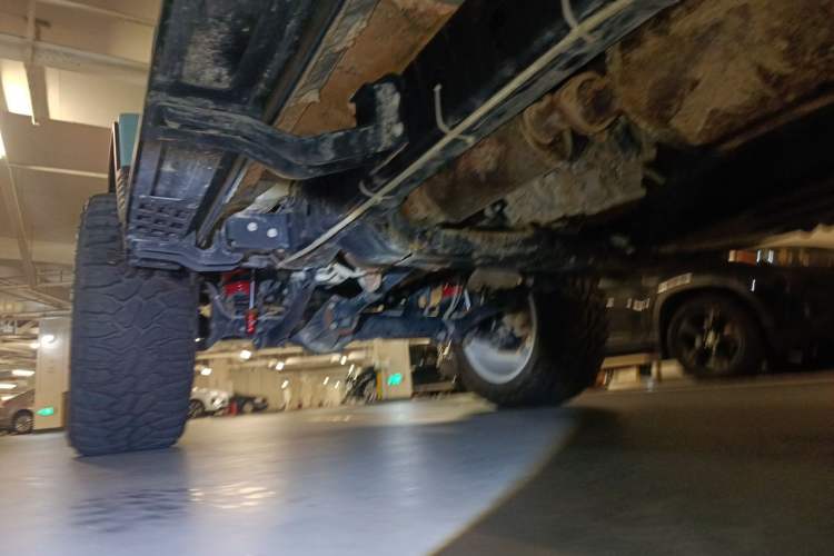 Used 212 T01 2025 2.0T Changfeng Chassis Rear Left