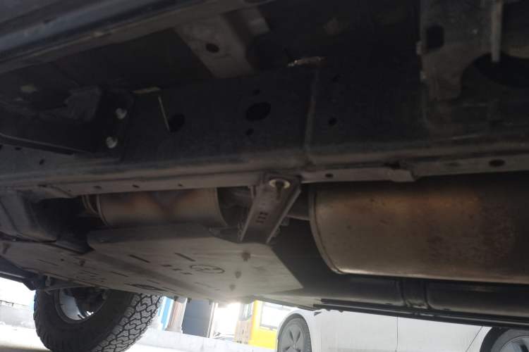 Used 212 T01 2025 2.0T Changfeng Chassis Rear Left