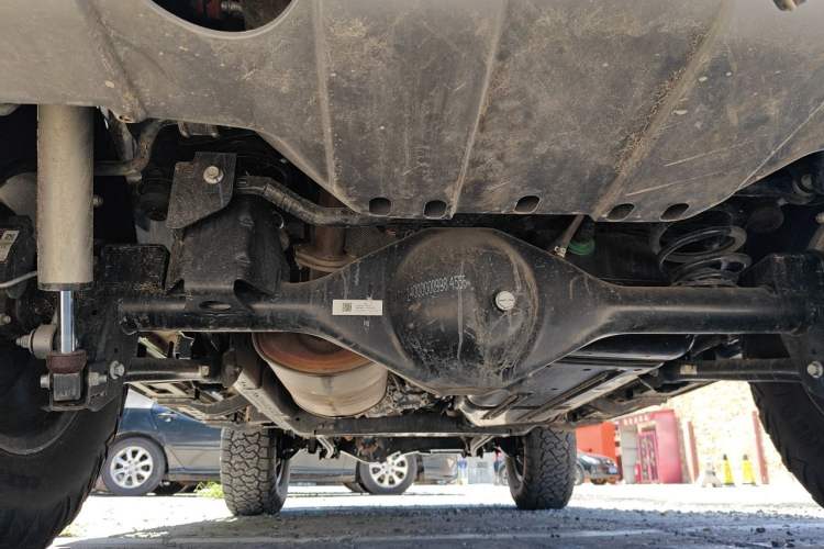 Used 212 T01 2025 2.0T Changfeng Chassis Rear