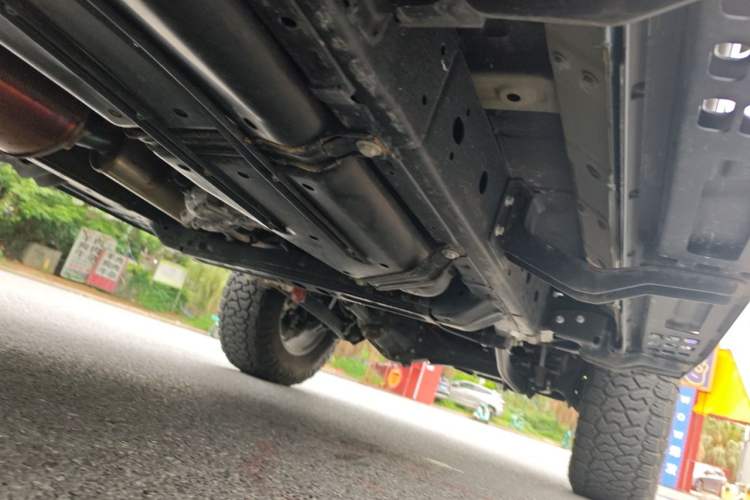 Used 212 T01 2025 2.0T Changfeng Chassis Rear Right