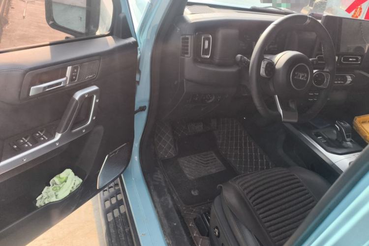 Used 212 T01 2025 2.0T Changfeng Driver Seat