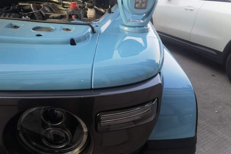 Used 212 T01 2025 2.0T Changfeng Engine Bay Left