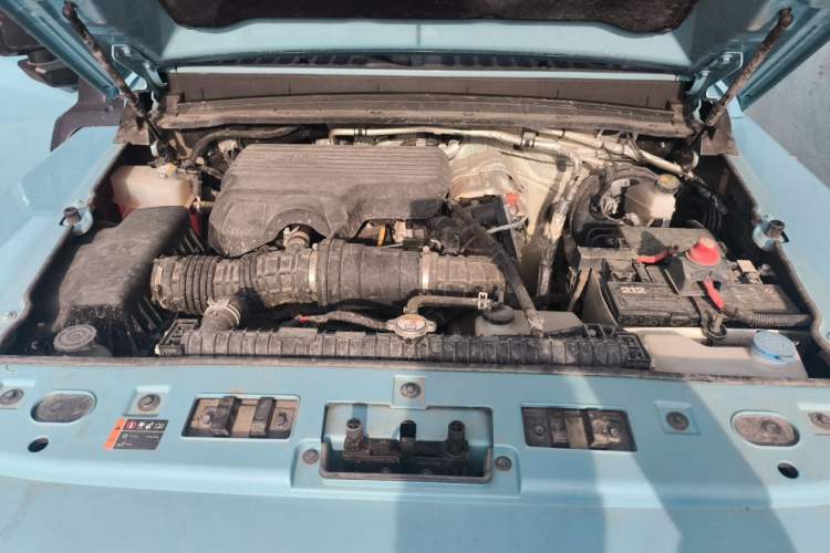 Used 212 T01 2025 2.0T Changfeng Engine Bay