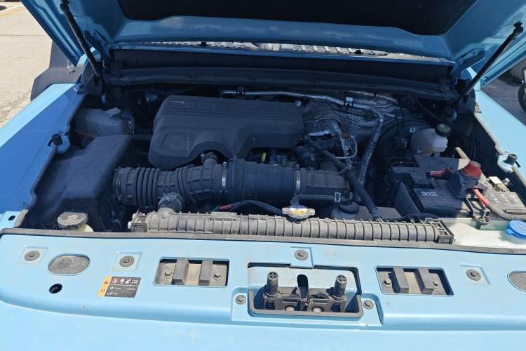 Used 212 T01 2025 2.0T Changfeng Engine Bay
