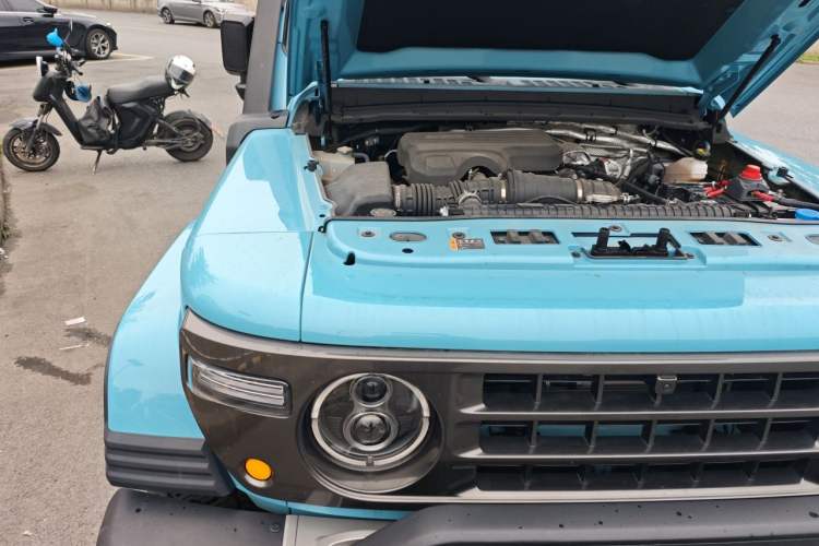 Used 212 T01 2025 2.0T Changfeng Engine Bay Right