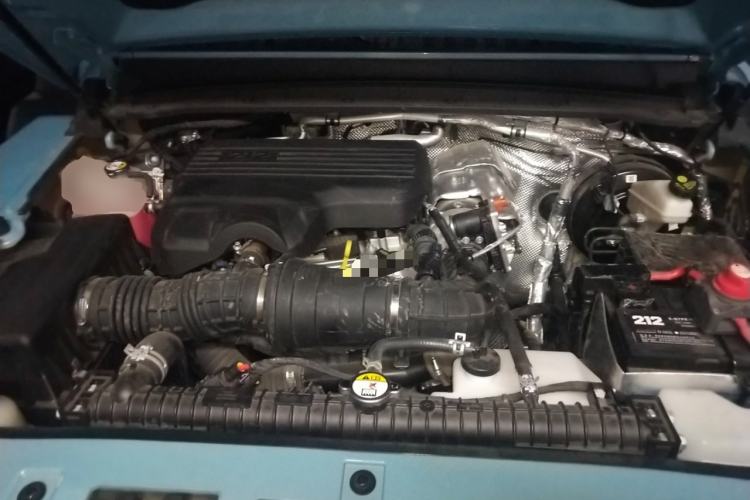Used 212 T01 2025 2.0T Changfeng Engine Bay