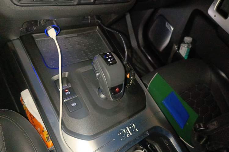 Used 212 T01 2025 2.0T Changfeng Gear Lever