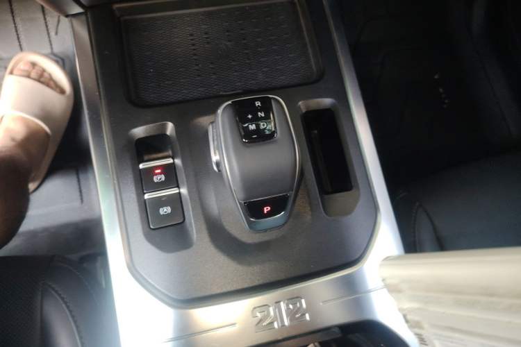 Used 212 T01 2025 2.0T Changfeng Gear Lever