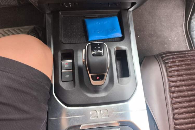 Used 212 T01 2025 2.0T Changfeng Gear Lever