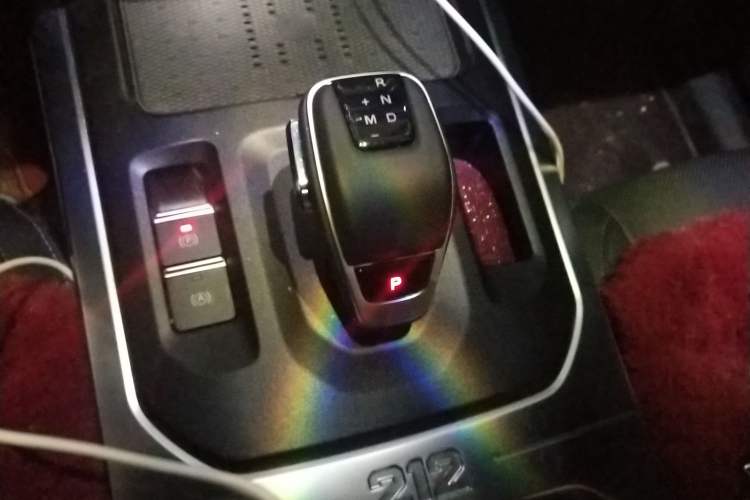 Used 212 T01 2025 2.0T Changfeng Gear Lever