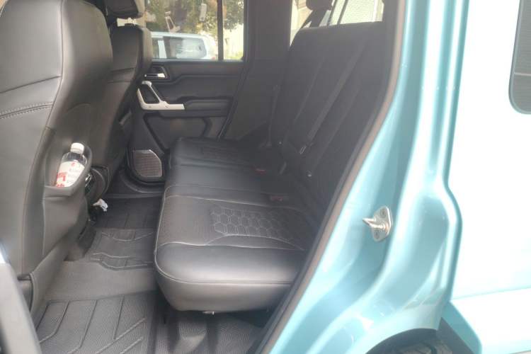 Used 212 T01 2025 2.0T Changfeng Left Rear Seat