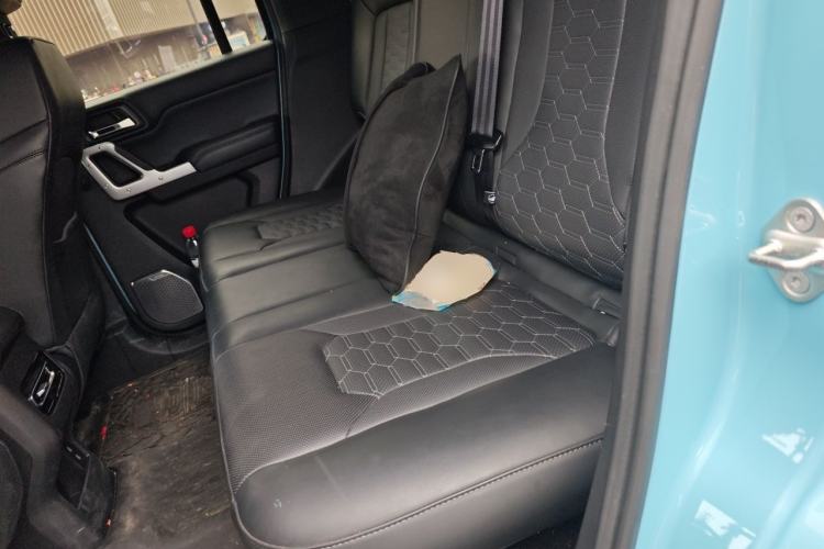 Used 212 T01 2025 2.0T Changfeng Left Rear Seat