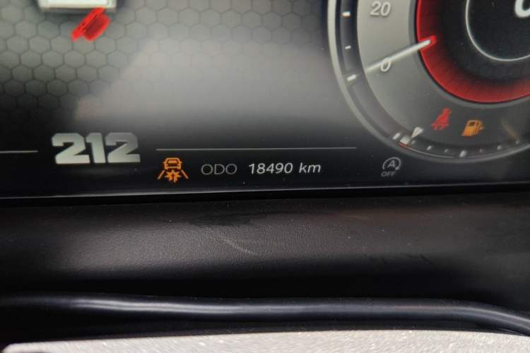 Used 212 T01 2025 2.0T Changfeng Odometer Close Up