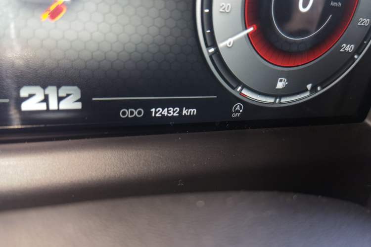 Used 212 T01 2025 2.0T Changfeng Odometer Close Up