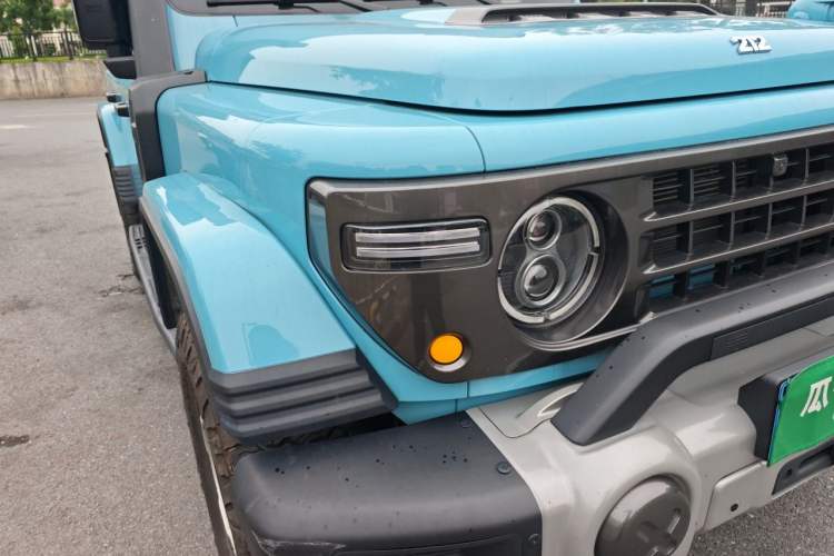 Used 212 T01 2025 2.0T Changfeng Right Front Headlight