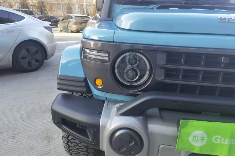 Used 212 T01 2025 2.0T Changfeng Right Front Headlight