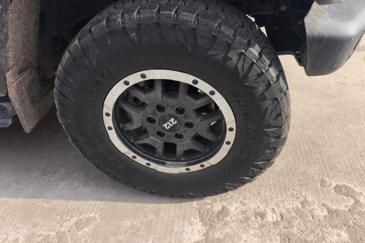 Used 212 T01 2025 2.0T Changfeng Right Front Wheel Hub