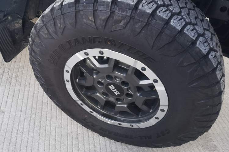 Used 212 T01 2025 2.0T Changfeng Right Front Wheel Hub