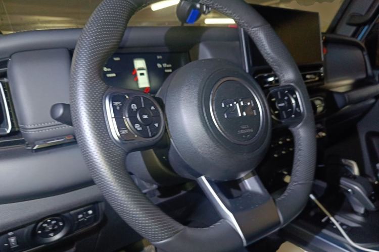 Used 212 T01 2025 2.0T Changfeng Steering Wheel