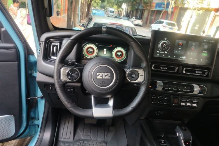 Used 212 T01 2025 2.0T Changfeng Steering Wheel