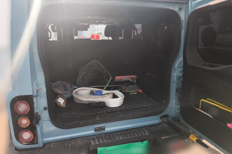 Used 212 T01 2025 2.0T Changfeng Trunk