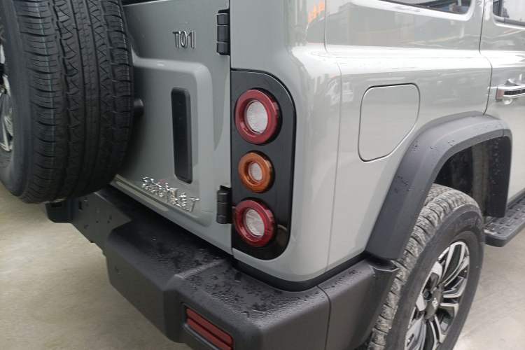 Used 212 T01 2025 Model 2.0T Diesel Exterior 2