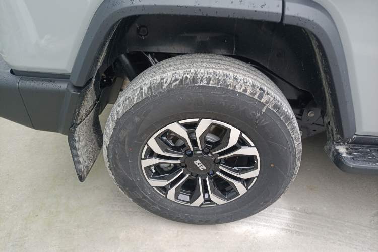 Used 212 T01 2025 Model 2.0T Diesel Exterior 4