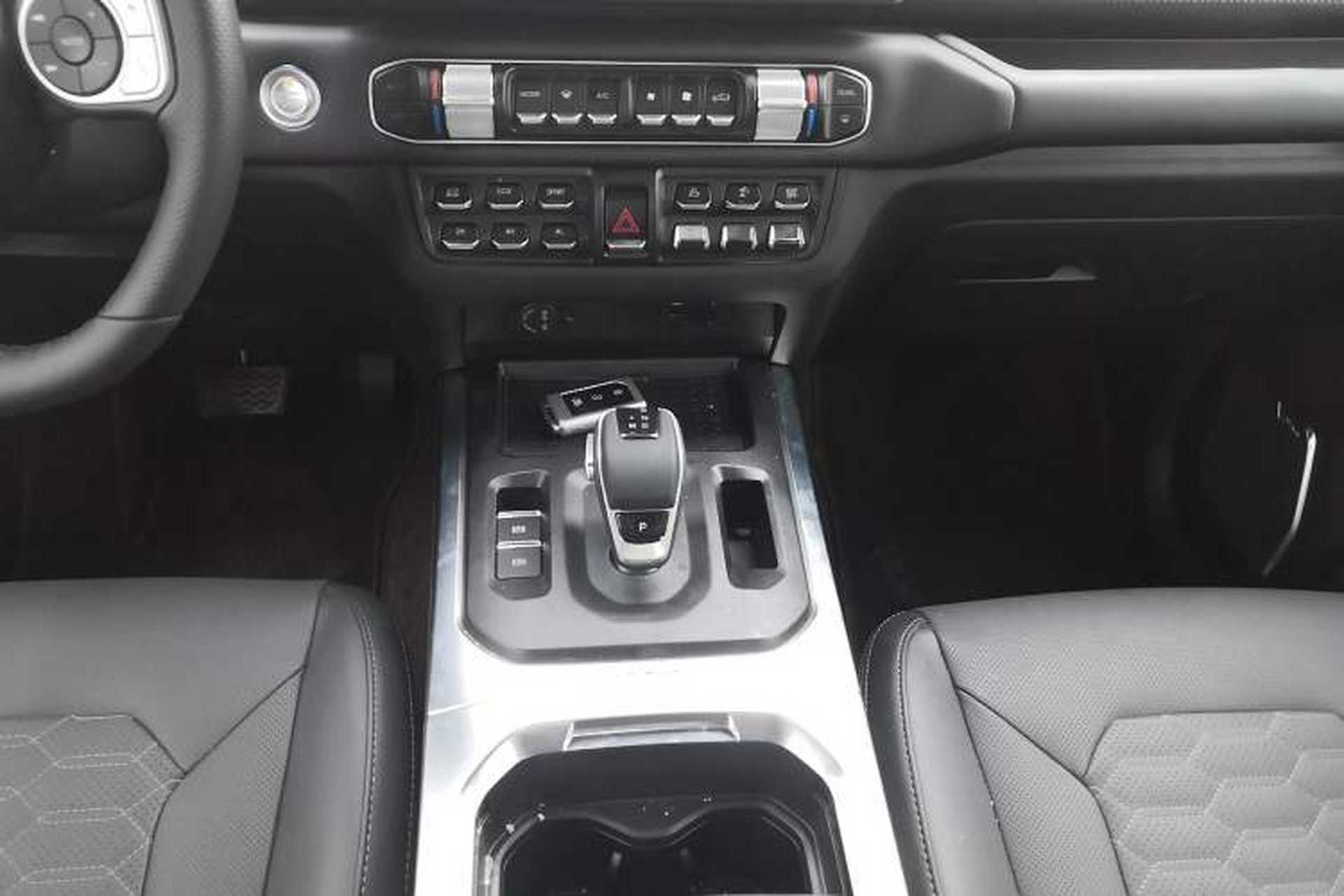 Used 212 T01 2025 Model 2.0T Diesel Gear Lever