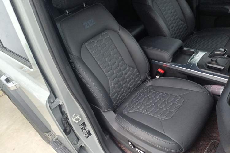 Used 212 T01 2025 Model 2.0T Diesel Right Front Seat