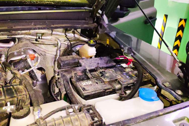 Used 212 T01 2025 2.0T Changfeng Engine Bay Left