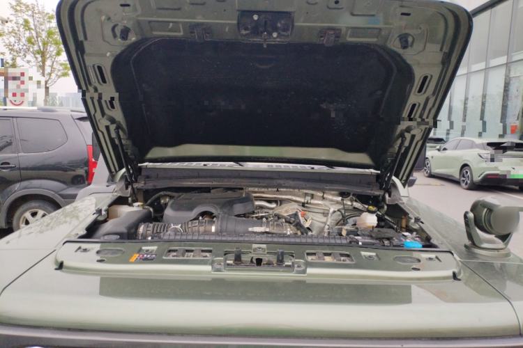 Used 212 T01 2025 2.0T Changfeng Engine Bay