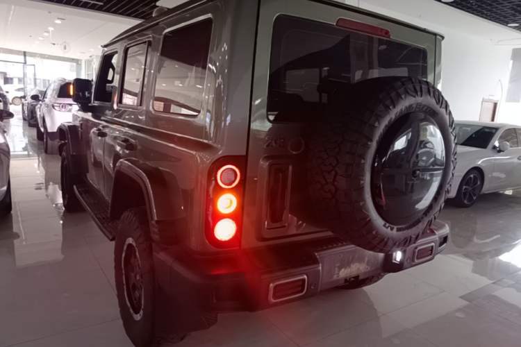 Used 212 T01 2025 2.0T Changfeng Exterior 2