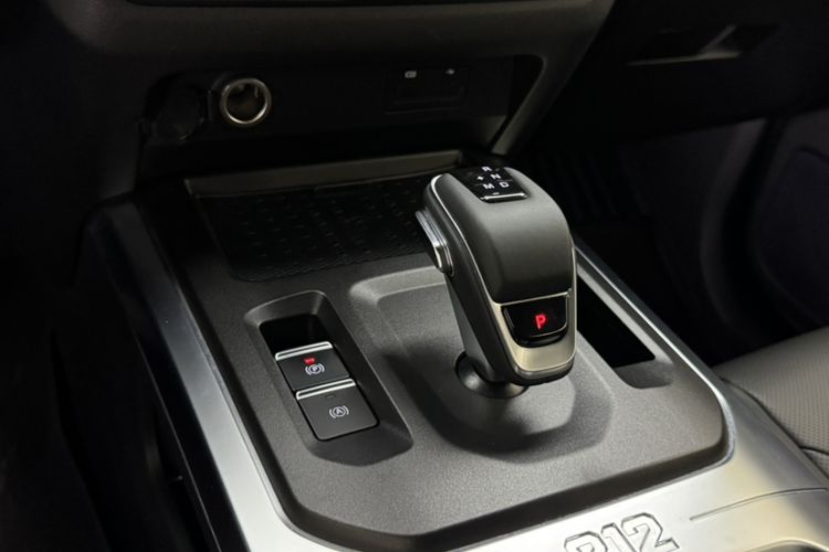 Used 212 T01 2025 2.0T Changfeng Gear Lever