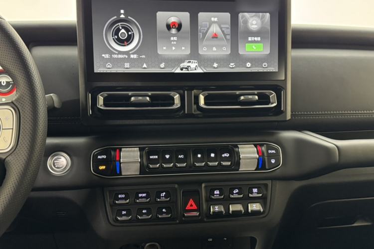 Used 212 T01 2025 2.0T Changfeng Interior 5