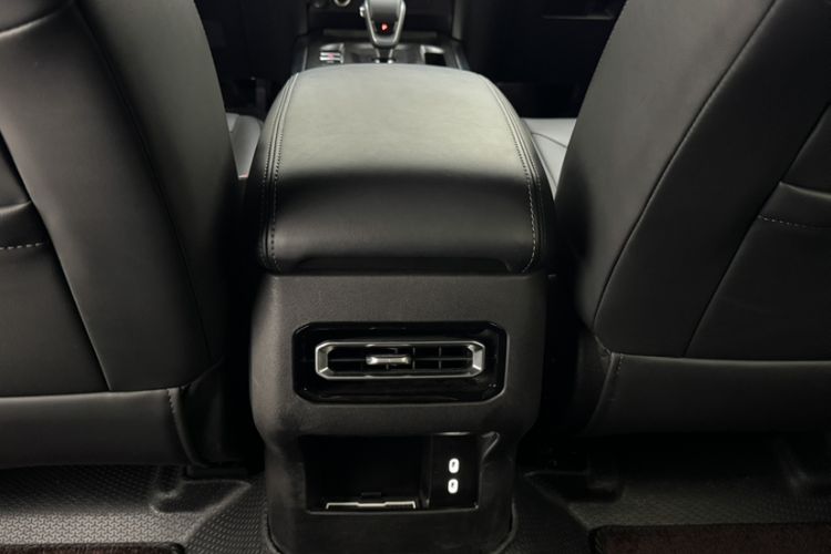 Used 212 T01 2025 2.0T Changfeng Interior 7