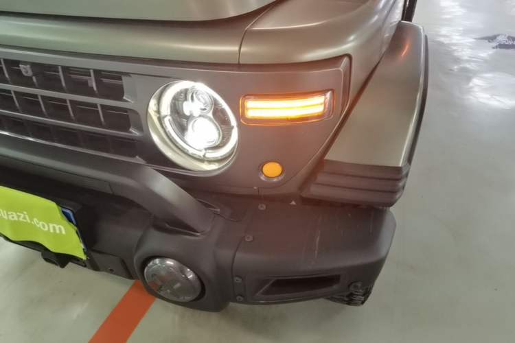 Used 212 T01 2025 2.0T Changfeng Left Front Headlight