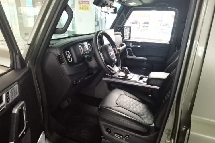Used 212 T01 2025 2.0T Changfeng Left Front Seat