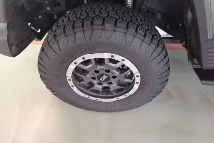 Used 212 T01 2025 2.0T Changfeng Left Front Wheel Hub