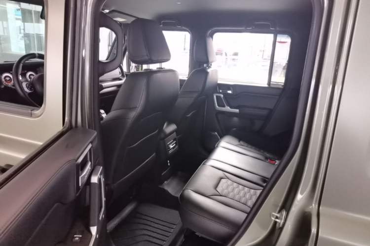 Used 212 T01 2025 2.0T Changfeng Left Rear Seat