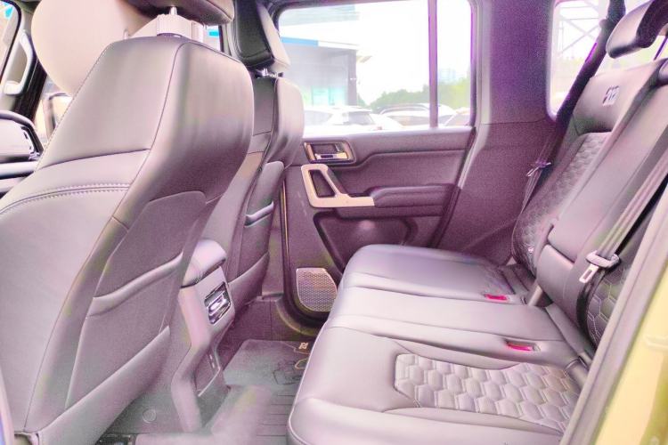 Used 212 T01 2025 2.0T Changfeng Left Rear Seat